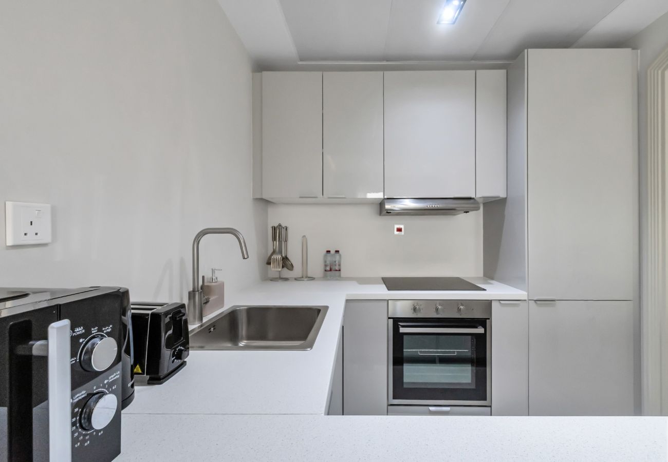 Apartment in Dubai - 2BR Retreat in the Heart of Dubai Marina  by EE Holiday Homes
