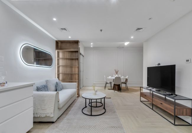Apartment in Dubai - Luxury 1BR with Balcony in Dubai Marina 