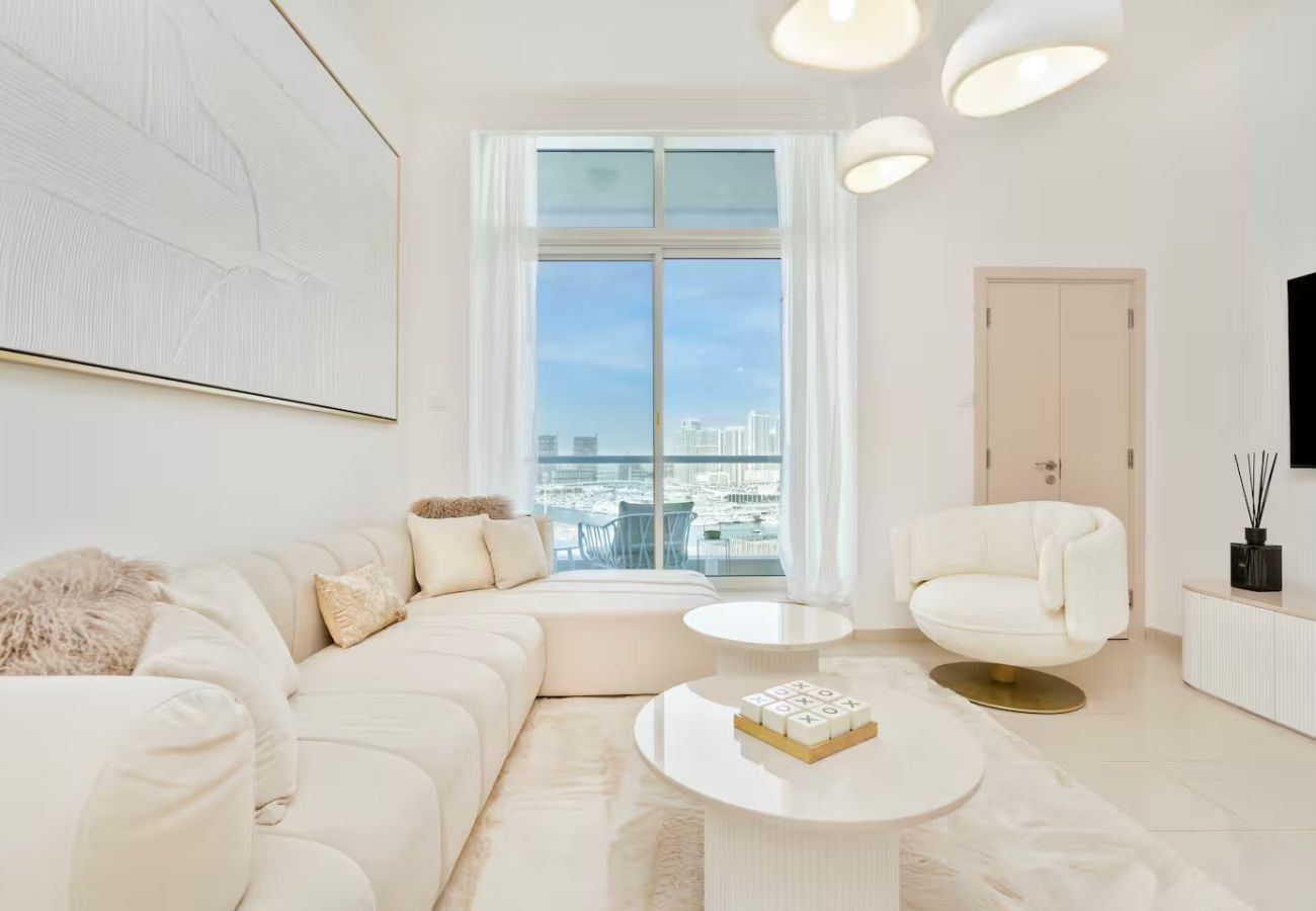Apartment in Dubai - Stylish 1BR Apartment with Partial Sea View 