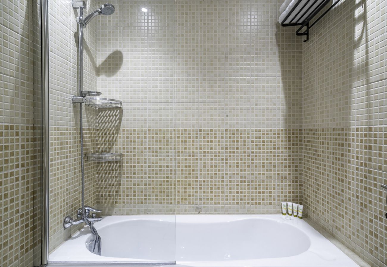 Apartment in Dubai - Bright & Cozy 1BR Heart of Dubai Marina 