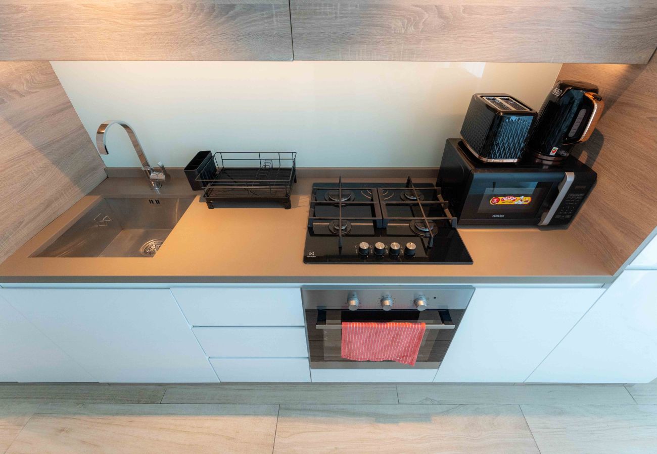 Apartment in Dubai - 2 Bed in Studio One - Dubai Marina by EE Holiday Homes