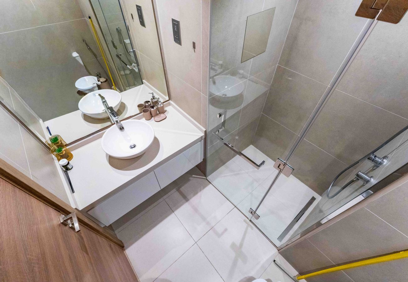 Apartment in Dubai - 2 Bed in Studio One - Dubai Marina by EE Holiday Homes